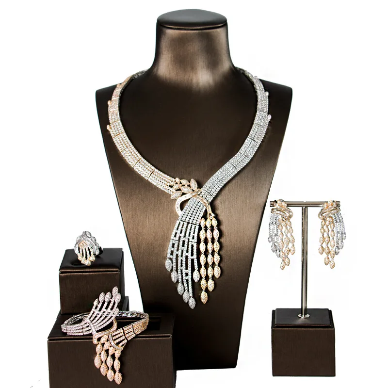 2018 High-end Jewelry Copper Alloy True Gold Plating Middle East Zircon Micro Inlaid Cross Border Explosion Fund
2018 High-end Jewelry Copper Alloy True Gold Plating Middle East Zircon Micro Inlaid Cross Border Explosion Fund