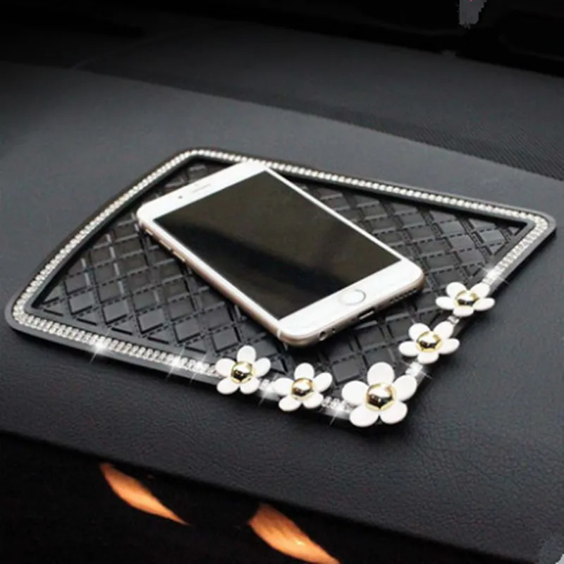 Car interior mats small daisies rhinestones creative decoration female car perfume cushion dashboard mobile phone pad | Автомобили и