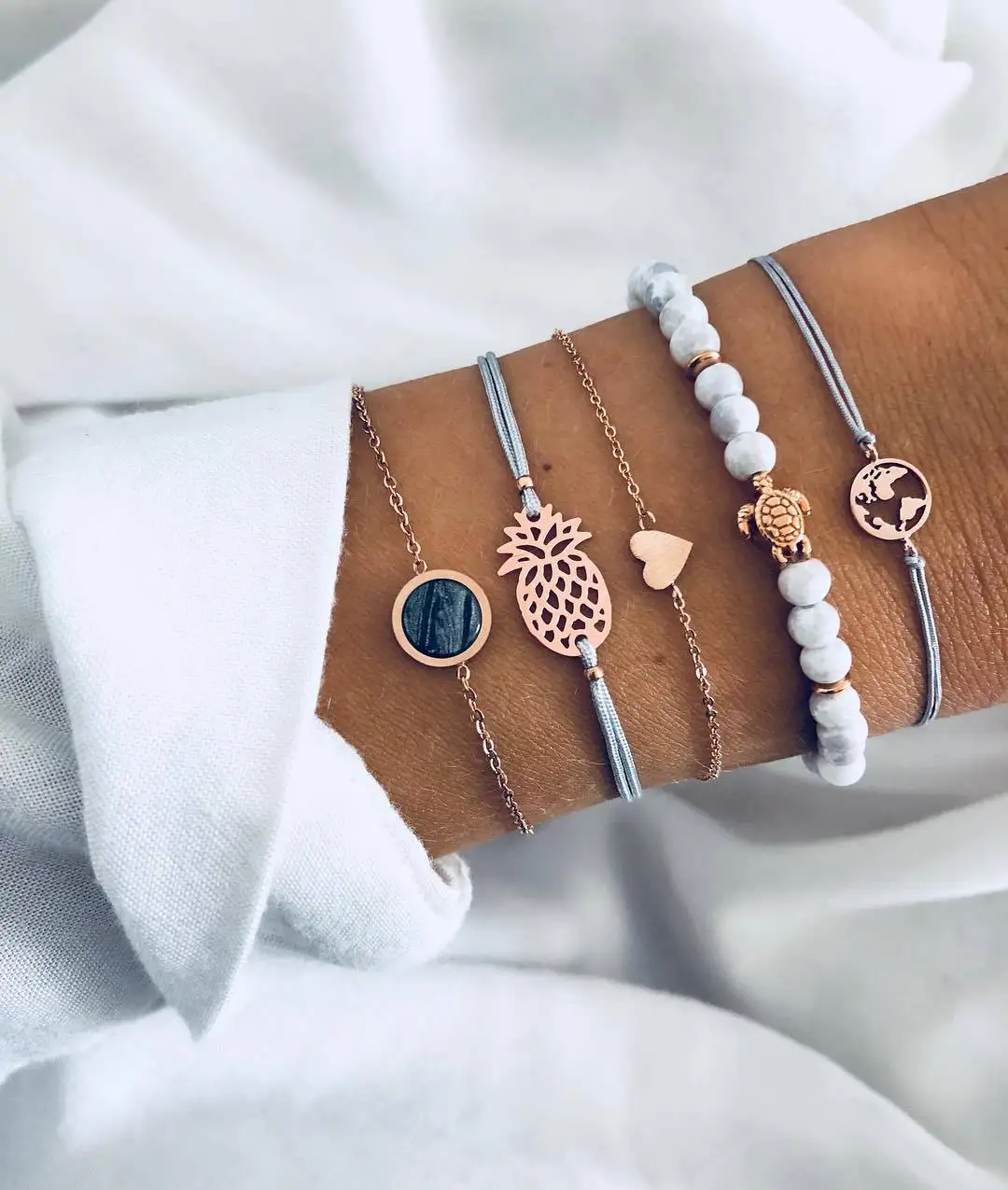 Braided Bracelet Style Pineapple Love Black Pearl Map Turtle Cyan Bead Set Bracelet Five-piece Set
Braided Bracelet Style Pineapple Love Black Pearl Map Turtle Cyan Bead Set Bracelet Five-piece Set
