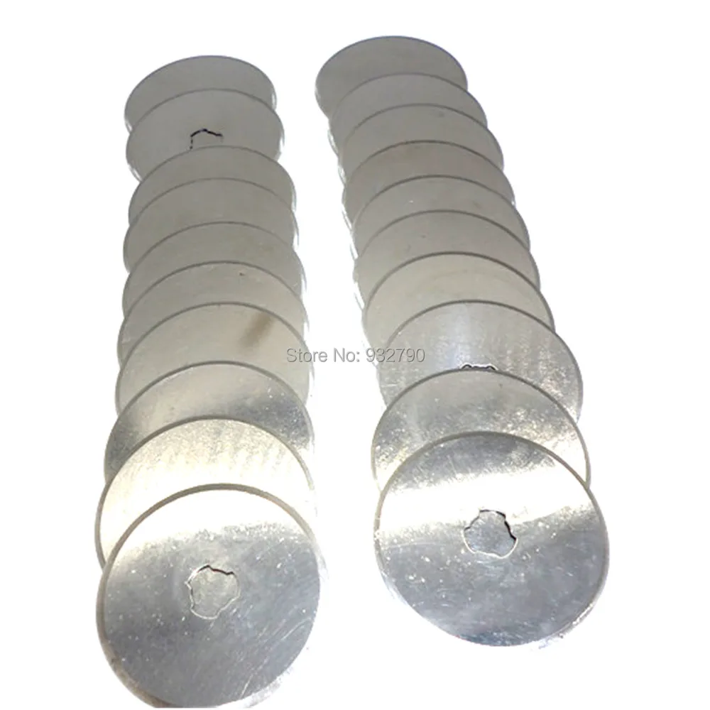 20pcs 45mm Rotary Cutter Blades Replacement Quilting Sewing Refill Blade Fabric Patchwork Cutting Tools With 45mm Rotary Cutter
20pcs 45mm Rotary Cutter Blades Replacement Quilting Sewing Refill Blade Fabric Patchwork Cutting Tools With 45mm Rotary Cutter