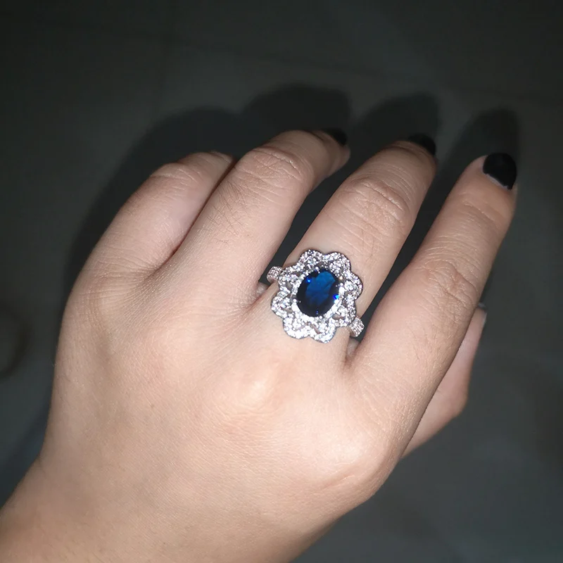 Huitan beautiful daisy flower oval cubic zirconia Romantic Wedding Party Jewelry hot selling plant design wedding ring for wife
Huitan beautiful daisy flower oval cubic zirconia Romantic Wedding Party Jewelry hot selling plant design wedding ring for wife