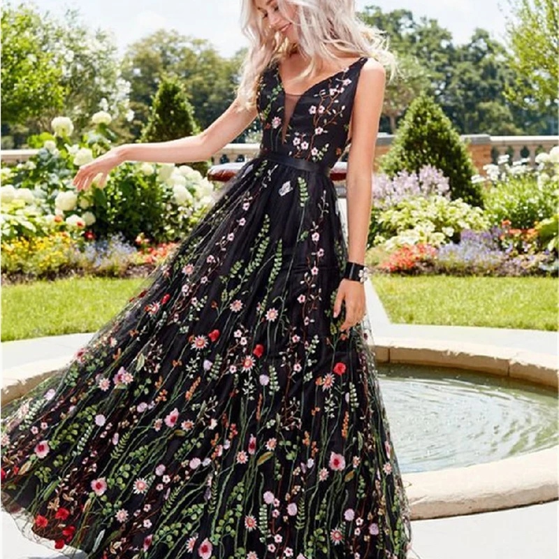 AYPOQ Sexy Embroidery Mesh Maxi Ball Gown Dress Women V Neck Backless Gauze Sleeveless Swing Floral Flowy Lady Party Long Dress
AYPOQ Sexy Embroidery Mesh Maxi Ball Gown Dress Women V Neck Backless Gauze Sleeveless Swing Floral Flowy Lady Party Long Dress