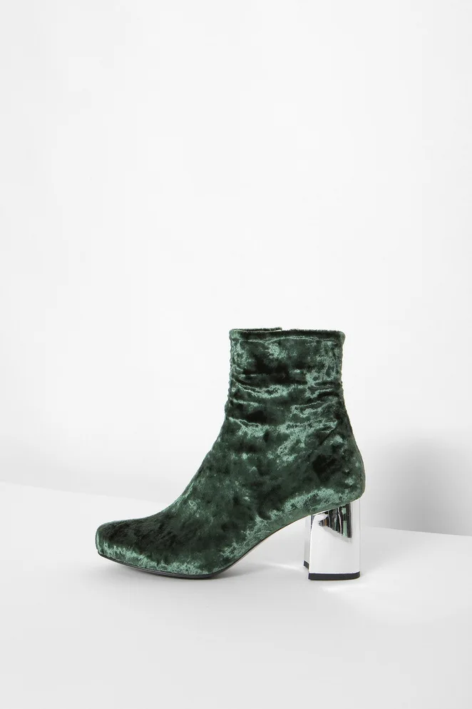 Hot Autumn Winter Women Boots Solid European Ladies shoes velvet boots Suede Leather ankle boots with thick scrub size 35-40
Hot Autumn Winter Women Boots Solid European Ladies shoes velvet boots Suede Leather ankle boots with thick scrub size 35-40