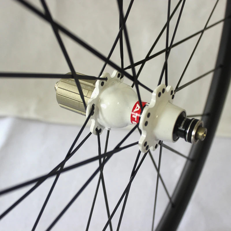 novatec 271 carbon hub for road race bicycle parts carbon wheels hub Japanese standard group hub
novatec 271 carbon hub for road race bicycle parts carbon wheels hub Japanese standard group hub