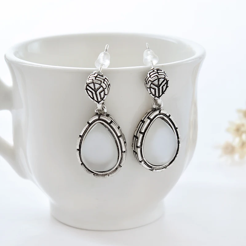 COWNINE Restoring ancient ways, Japan and South Korea fashion jewelry inlaid opal earrings fashionable eardrop Christmas gifts
COWNINE Restoring ancient ways, Japan and South Korea fashion jewelry inlaid opal earrings fashionable eardrop Christmas gifts