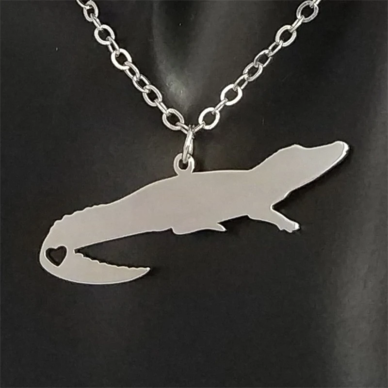 Stainless steel crocodile pendant necklace gold love animal necklace men and women jewelry Valentine's Day gift
Stainless steel crocodile pendant necklace gold love animal necklace men and women jewelry Valentine's Day gift