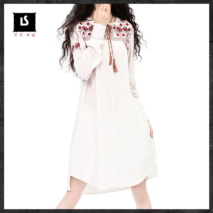 2017 New vintage style women's shirt arts embroidery loose white blouse long comfortable tops camisa ladies elegant clothes
2017 New vintage style women's shirt arts embroidery loose white blouse long comfortable tops camisa ladies elegant clothes