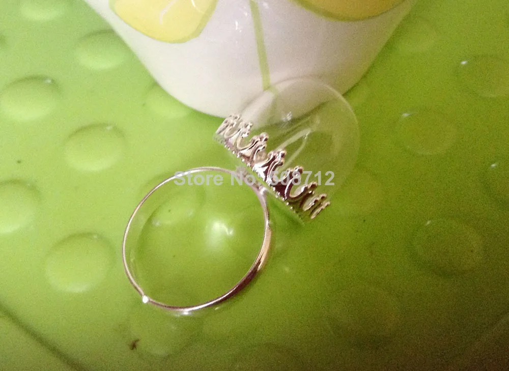 Free shipping!! Glass Globe Ring DIY Set- 15mm Silver Plated Plated Ring and 15mm Half Round Glass Globe
Free shipping!! Glass Globe Ring DIY Set- 15mm Silver Plated Plated Ring and 15mm Half Round Glass Globe