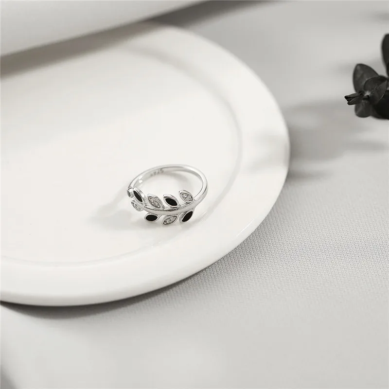YPAY Sterling Silver S925 Rings Cute Leave Design Open Cuff Elegant Engagement Party Women Adjustable Ring Jewelry Gift YMR691
YPAY Sterling Silver S925 Rings Cute Leave Design Open Cuff Elegant Engagement Party Women Adjustable Ring Jewelry Gift YMR691