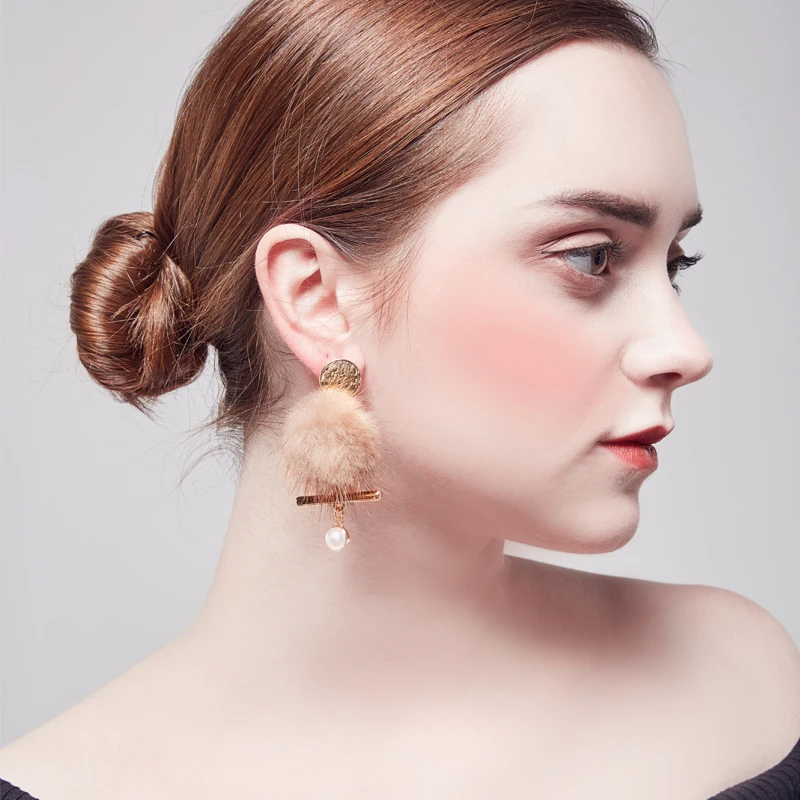 2018 New fashion mink ball earrrings for woman in stud post gold shiny Plated pearl Earrings in drop party wholesale jewelry
2018 New fashion mink ball earrrings for woman in stud post gold shiny Plated pearl Earrings in drop party wholesale jewelry