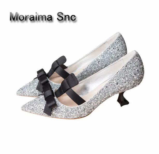 Moraima Snc brand bling bling sliver pumps black butterfly-knot women shoes newest 6 cm strange style high heels pumps shoes
Moraima Snc brand bling bling sliver pumps black butterfly-knot women shoes newest 6 cm strange style high heels pumps shoes