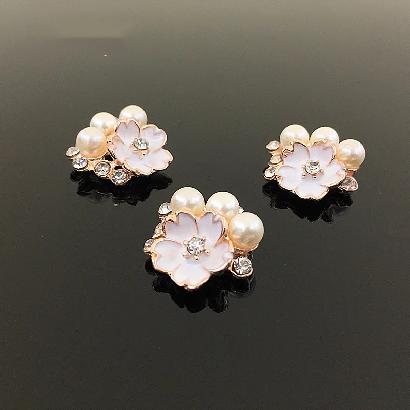 Hot Sale wholesale 20pcs/lot Wedding Diamond crystal Button rhinestone Button Crystal DIY hair garment craft Accessories YC52
Hot Sale wholesale 20pcs/lot Wedding Diamond crystal Button rhinestone Button Crystal DIY hair garment craft Accessories YC52