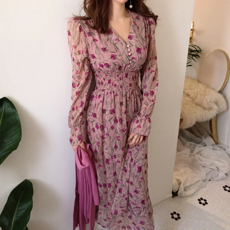 BGTEEVER Fashion V-neck Floral Print Elastic Waist Women Dress Vintage Flare Sleeve Front Buttons A-line Female Long Dresses
BGTEEVER Fashion V-neck Floral Print Elastic Waist Women Dress Vintage Flare Sleeve Front Buttons A-line Female Long Dresses