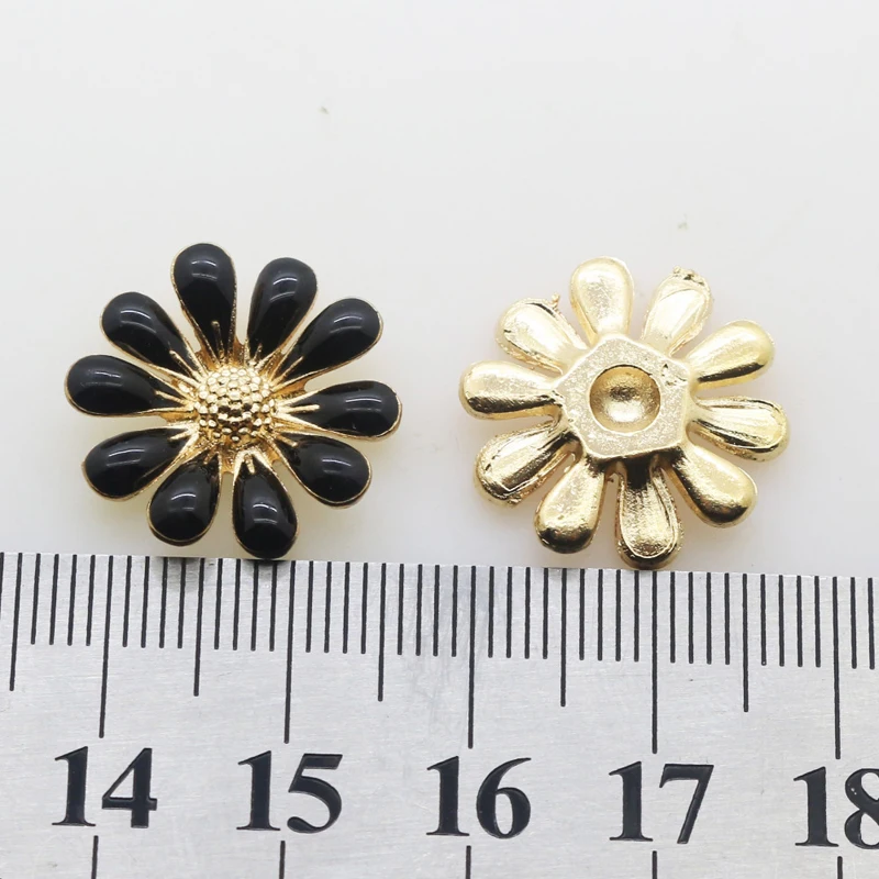 10pcs/lot20MM Round Metal Alloy Button Sewing Clothing Accessories DIY Craft Decorative Buttons
10pcs/lot20MM Round Metal Alloy Button Sewing Clothing Accessories DIY Craft Decorative Buttons