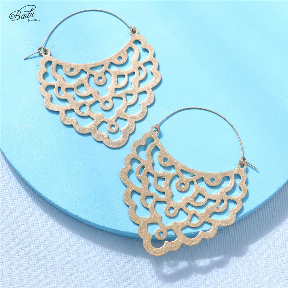 Badu Gold Metal Earrings for Women Punk Style Copper Hoop Geometric Statement Earrings Fashion Jewelry
Badu Gold Metal Earrings for Women Punk Style Copper Hoop Geometric Statement Earrings Fashion Jewelry