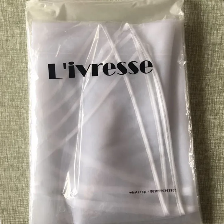 Wholesale Simple 3 Meter White Ivory Tulle Wedding Veils Appliques Lace Edge Bridal Veils With Comb
Wholesale Simple 3 Meter White Ivory Tulle Wedding Veils Appliques Lace Edge Bridal Veils With Comb