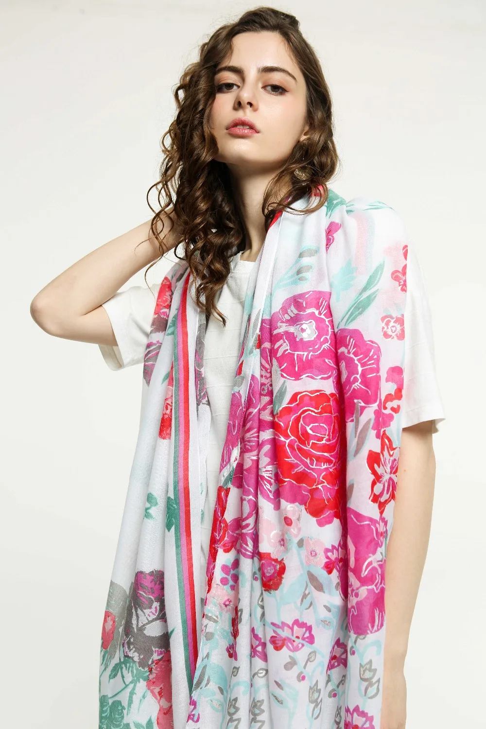 2019 New Fashion Floral Pattern Cotton Fringe Scarves Shawls Muslim Flower Silver Foil Wrap Scarf Muffler Hijab Free Shipping
2019 New Fashion Floral Pattern Cotton Fringe Scarves Shawls Muslim Flower Silver Foil Wrap Scarf Muffler Hijab Free Shipping