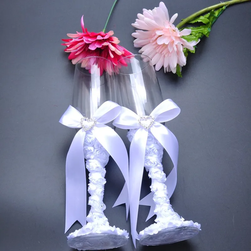 2 PCS / Set White flower Wedding Glasses Set Champagne Toasting Glasses For Weddings Decoration
2 PCS / Set White flower Wedding Glasses Set Champagne Toasting Glasses For Weddings Decoration