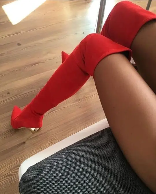 Hot selling red suede over the knee boots Sexy pointed toe thin heels thigh high boots woman 2018 Autumn long boots
Hot selling red suede over the knee boots Sexy pointed toe thin heels thigh high boots woman 2018 Autumn long boots