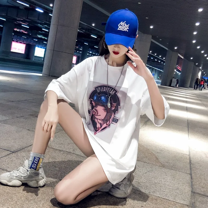 2019 summer new 3D space pig print loose large version of the Korean version of the long section printed short-sleeved t-shirt
2019 summer new 3D space pig print loose large version of the Korean version of the long section printed short-sleeved t-shirt