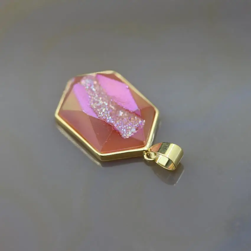 5Pcs/lot,Gold Edges Faceted Slab Nugget Charms,Mystic Titanium Raw Agates Druzy Drusy Geode Pendants Jewelry
5Pcs/lot,Gold Edges Faceted Slab Nugget Charms,Mystic Titanium Raw Agates Druzy Drusy Geode Pendants Jewelry