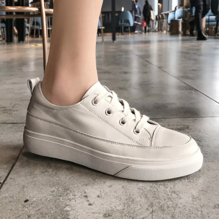 Women Casual Shoes 2019 New Women Sneakers Fashion Breathable Genuine LeatherPlatform White Women Shoes Soft Footwears
Women Casual Shoes 2019 New Women Sneakers Fashion Breathable Genuine LeatherPlatform White Women Shoes Soft Footwears