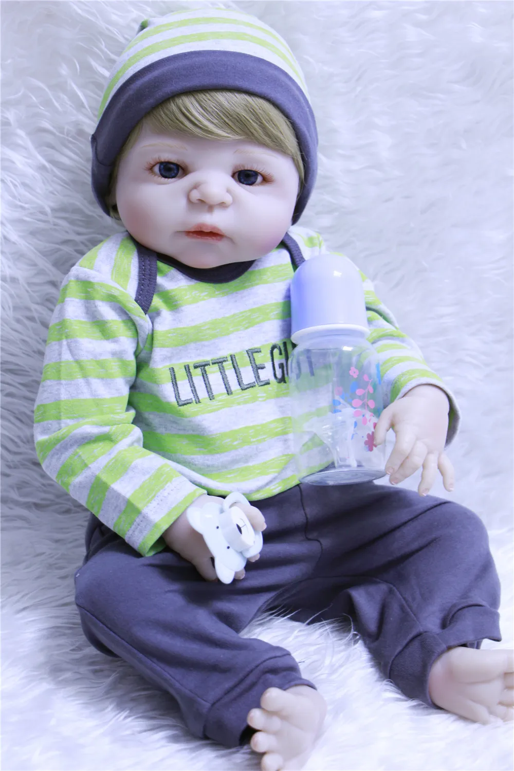 22inch bebe boy Silicone Reborn Baby Dolls Handmade Soft Body New Reborn Babies Doll Toys Play House Baby Growth Partners 55CM
22inch bebe boy Silicone Reborn Baby Dolls Handmade Soft Body New Reborn Babies Doll Toys Play House Baby Growth Partners 55CM