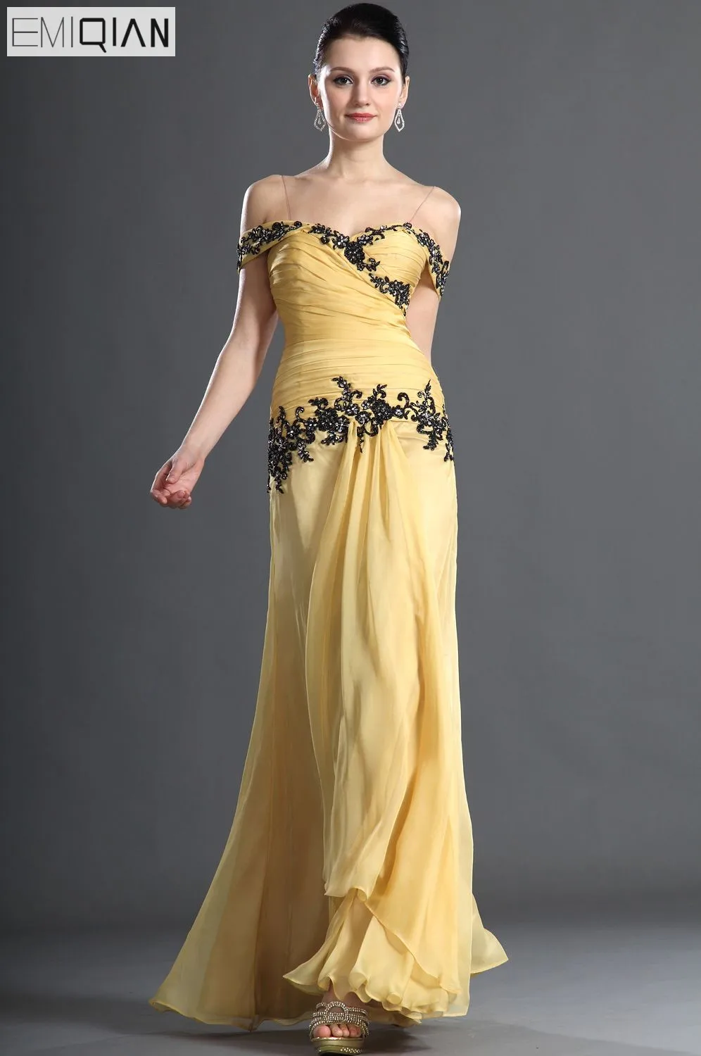 Free Shipping New Design Elegant Off the Shoulder Floor-length Appliqued Chiffon Evening Dress
Free Shipping New Design Elegant Off the Shoulder Floor-length Appliqued Chiffon Evening Dress