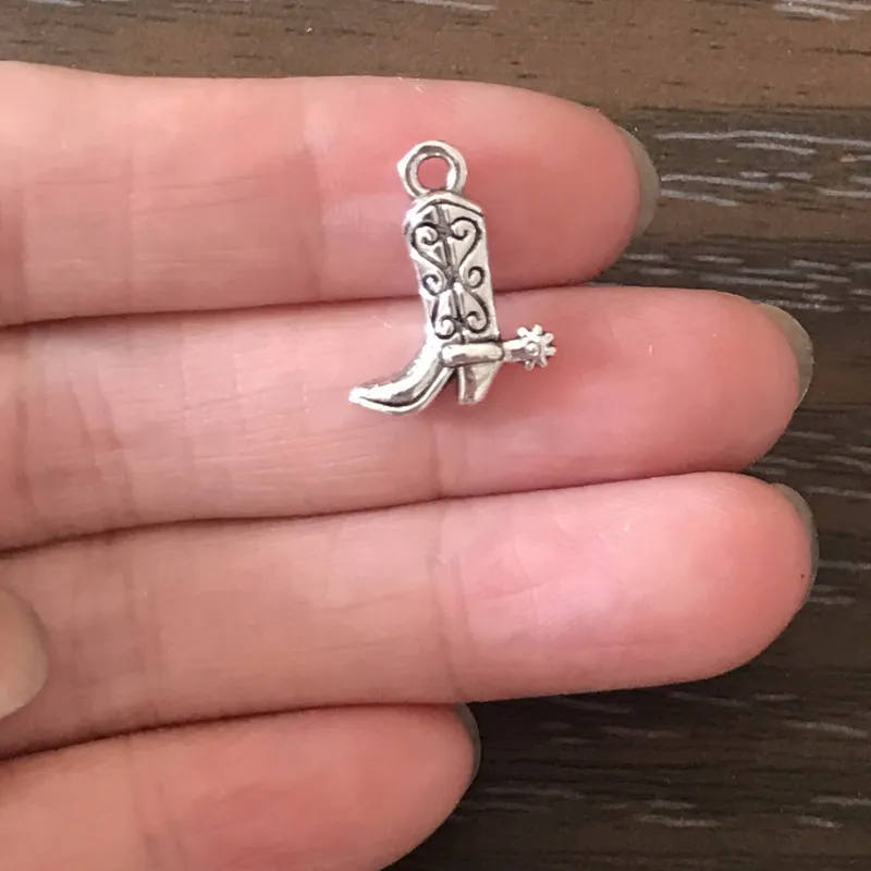 20PCS DIY Jewelry Making Cowboy Boots Charms Vintage Boots Pendant Charm for Bracelets Necklaces Earrings Zipper Pulls
20PCS DIY Jewelry Making Cowboy Boots Charms Vintage Boots Pendant Charm for Bracelets Necklaces Earrings Zipper Pulls