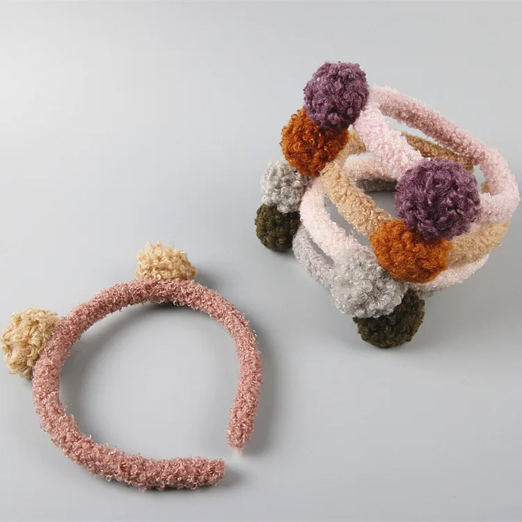 Retail 1pc Fashion Cute Lambswool Pom Pom Hairbands Solid Bear Hard Headbands Princess Winter Headwear Hair Accessories
Retail 1pc Fashion Cute Lambswool Pom Pom Hairbands Solid Bear Hard Headbands Princess Winter Headwear Hair Accessories