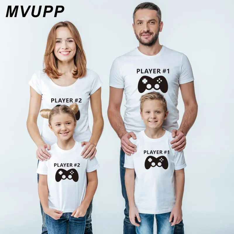 Семейные комплекты для папы, мамы и меня, футболка для мамы, дочки, папы и ребенка, летняя одежда для мамы и ребенка
Семейные комплекты для папы, мамы и меня, футболка для мамы, дочки, папы и ребенка, летняя одежда для мамы и ребенка