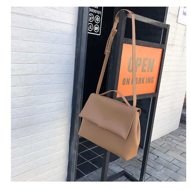 Bag for women Fashion personality latest version of the wild large-capacity tote bag atmosphere simple large package diagon
Bag for women Fashion personality latest version of the wild large-capacity tote bag atmosphere simple large package diagon