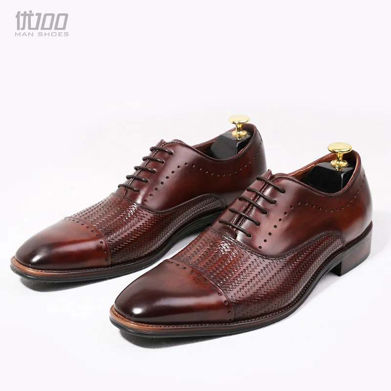 2017 genuine leather embossed woven fashion business shoes brown/black pointed toe lace up oxfords top quality men wedding shoes
2017 genuine leather embossed woven fashion business shoes brown/black pointed toe lace up oxfords top quality men wedding shoes