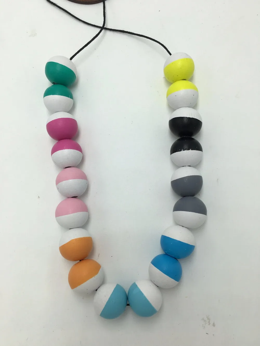 Free shipping! Newest Diy 2-tones Handpainted Round Wood Beads necklace Can mixed 9 colors 5 sizes available
Free shipping! Newest Diy 2-tones Handpainted Round Wood Beads necklace Can mixed 9 colors 5 sizes available