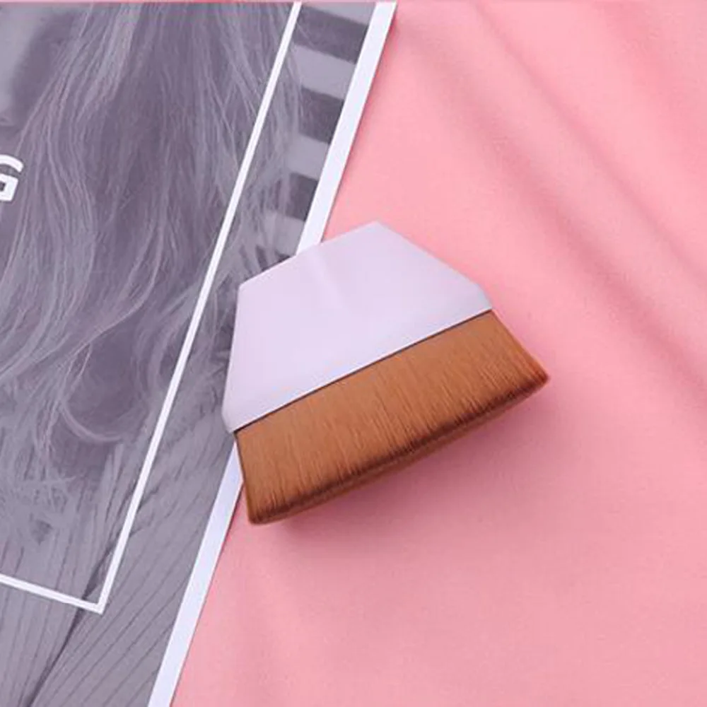 1pcs High Density Seamless Portable Polygonal Short Handle Liquid Foundation BB Cream Makeup Brush Beauty Makeup Tools
1pcs High Density Seamless Portable Polygonal Short Handle Liquid Foundation BB Cream Makeup Brush Beauty Makeup Tools