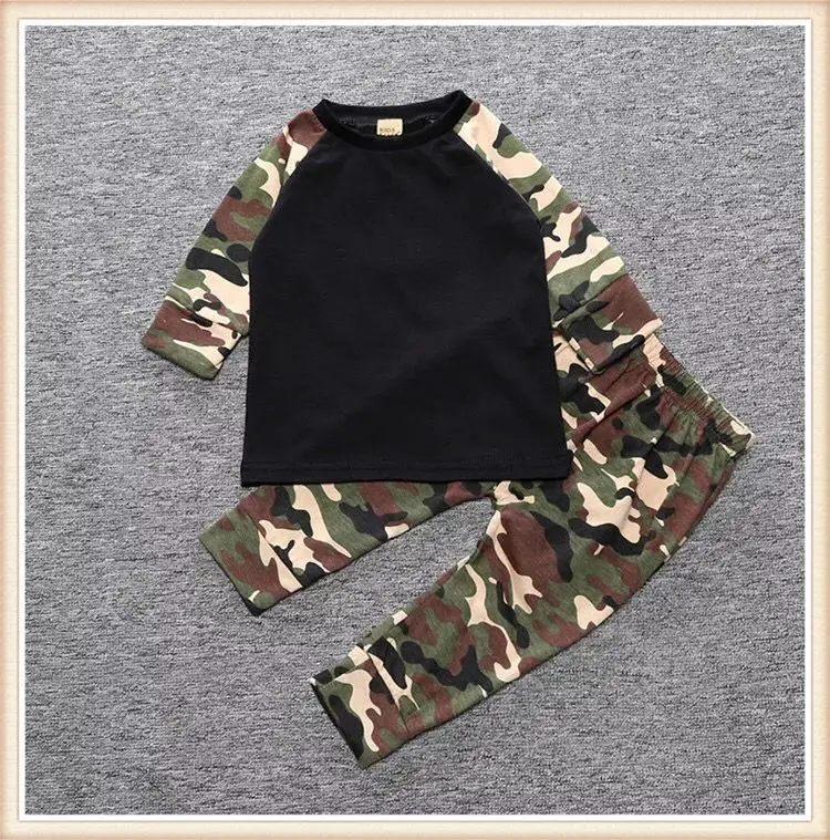 R&Z children's suit 2019 spring and autumn new baby camouflage suit printing long-sleeved trousers casual two-piece suit
R&Z children's suit 2019 spring and autumn new baby camouflage suit printing long-sleeved trousers casual two-piece suit