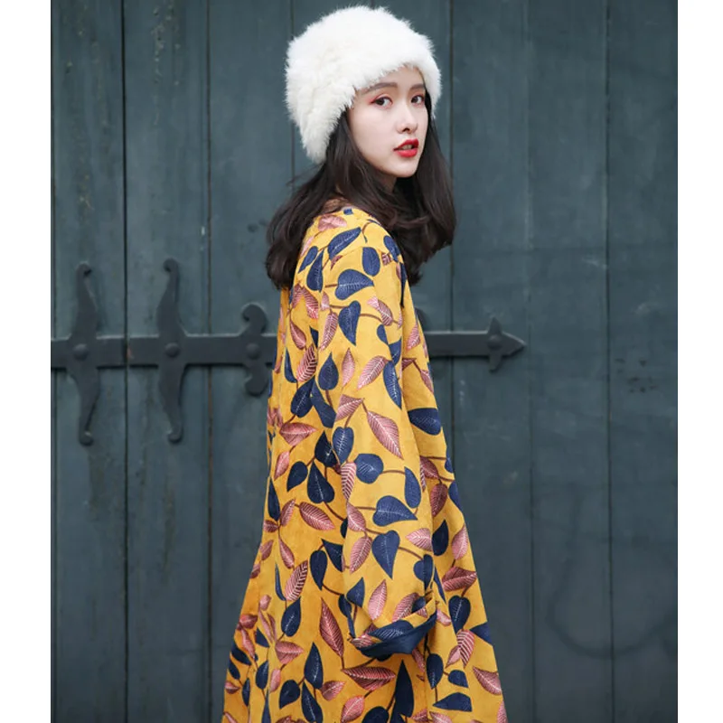 SCUWLINEN 2021 Autumn Winter Dress Literary Retro Thick Corduroy Leaves Print Loose Cotton Dress Long Vintage Robe Female L939 
SCUWLINEN 2021 Autumn Winter Dress Literary Retro Thick Corduroy Leaves Print Loose Cotton Dress Long Vintage Robe Female L939