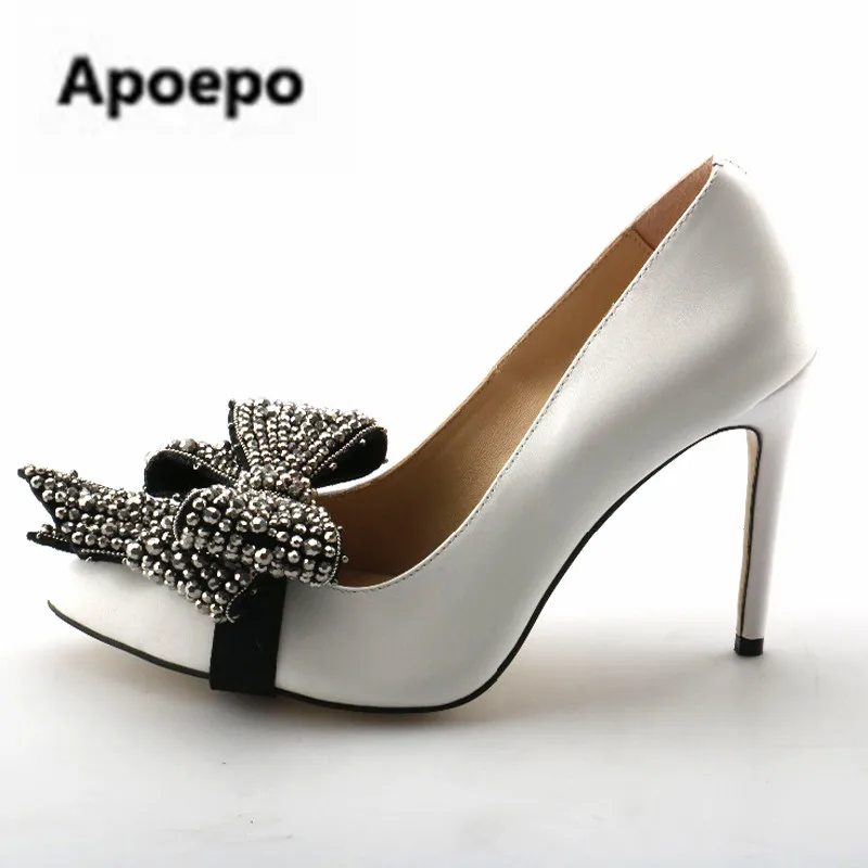 Latest Women White Leather Crystal Pearl Jeweled Bowtie Pumps Pointed Toe Elastic Butterfly knot Slip On Female Party Stilettos
Latest Women White Leather Crystal Pearl Jeweled Bowtie Pumps Pointed Toe Elastic Butterfly knot Slip On Female Party Stilettos
