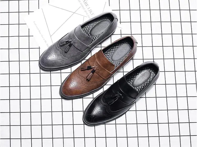 Vintage Formal Shoes Men's Business Dress Brogue Shoes For Wedding Party Slip-On Low Hel Carved Pointed Toes Tassels Male Shoes
Vintage Formal Shoes Men's Business Dress Brogue Shoes For Wedding Party Slip-On Low Hel Carved Pointed Toes Tassels Male Shoes