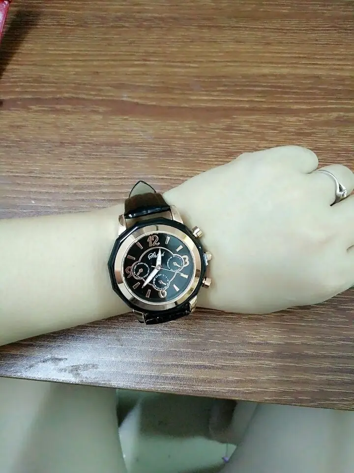 2018 New Arrive Rose Gold Case Leather Watches Women Men Lovers Dress Quartz Wristwatch Hour Clock
2018 New Arrive Rose Gold Case Leather Watches Women Men Lovers Dress Quartz Wristwatch Hour Clock