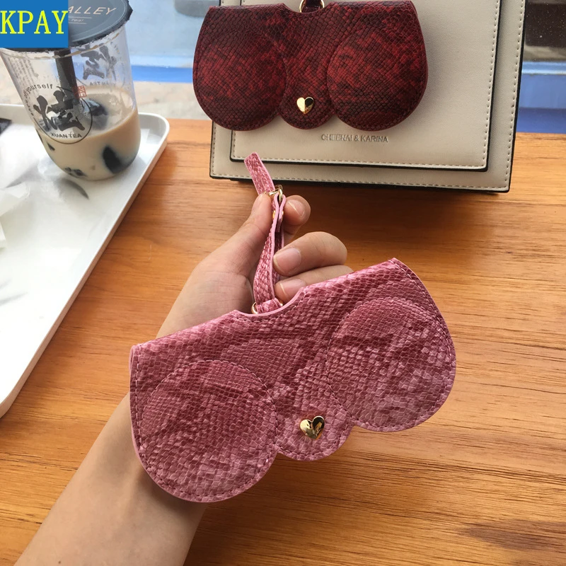 Snake PU Leather Fold-able Fashion Hot Sale Women Portable Case Sun Eye Glasses Box For Eyeglass Sunglasses Cute Protection Bag
Snake PU Leather Fold-able Fashion Hot Sale Women Portable Case Sun Eye Glasses Box For Eyeglass Sunglasses Cute Protection Bag