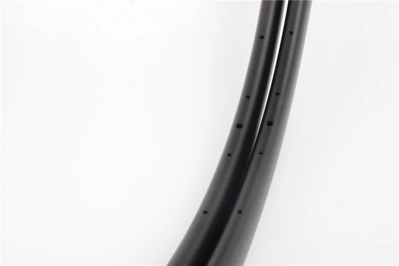 700C full carbon fiber clincher rims 45mm deep for road bicycle 28mm wide farsports carbon rims basalt braking or disc braking
700C full carbon fiber clincher rims 45mm deep for road bicycle 28mm wide farsports carbon rims basalt braking or disc braking