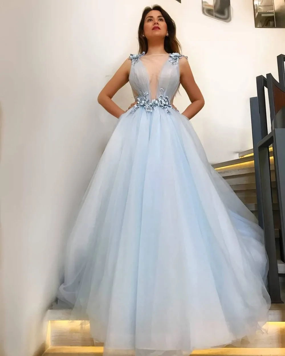 Charming Vestidos Sky Blue Prom Dress 3D Flower Appliques Jewel Neck Sleeveless Floor Length Formal Party Gown Prom Dresses
Charming Vestidos Sky Blue Prom Dress 3D Flower Appliques Jewel Neck Sleeveless Floor Length Formal Party Gown Prom Dresses