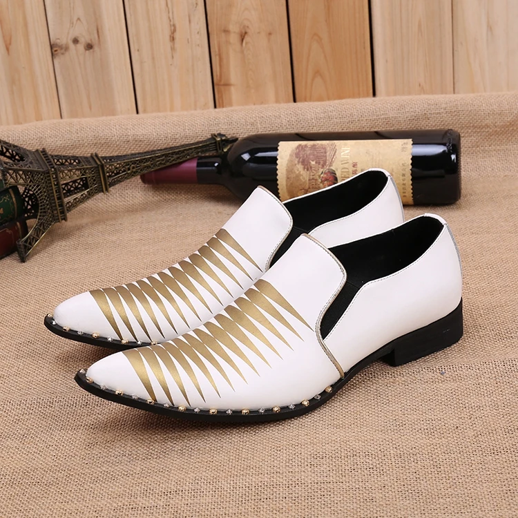 zapatos de hombre de vestir formal white gold spiked slip on loafers pointed toe wedding party shoes male leather shoes lasts
zapatos de hombre de vestir formal white gold spiked slip on loafers pointed toe wedding party shoes male leather shoes lasts