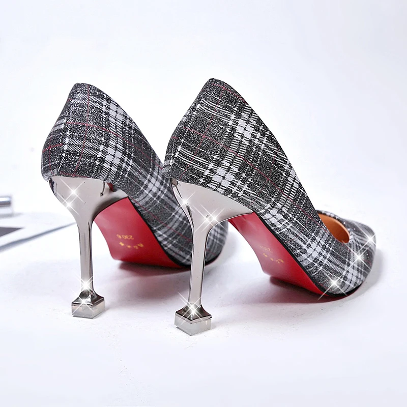 New 9cm color matching lattice small fresh shallow mouth high heels fashion pointed comfortable high heels.
New 9cm color matching lattice small fresh shallow mouth high heels fashion pointed comfortable high heels.