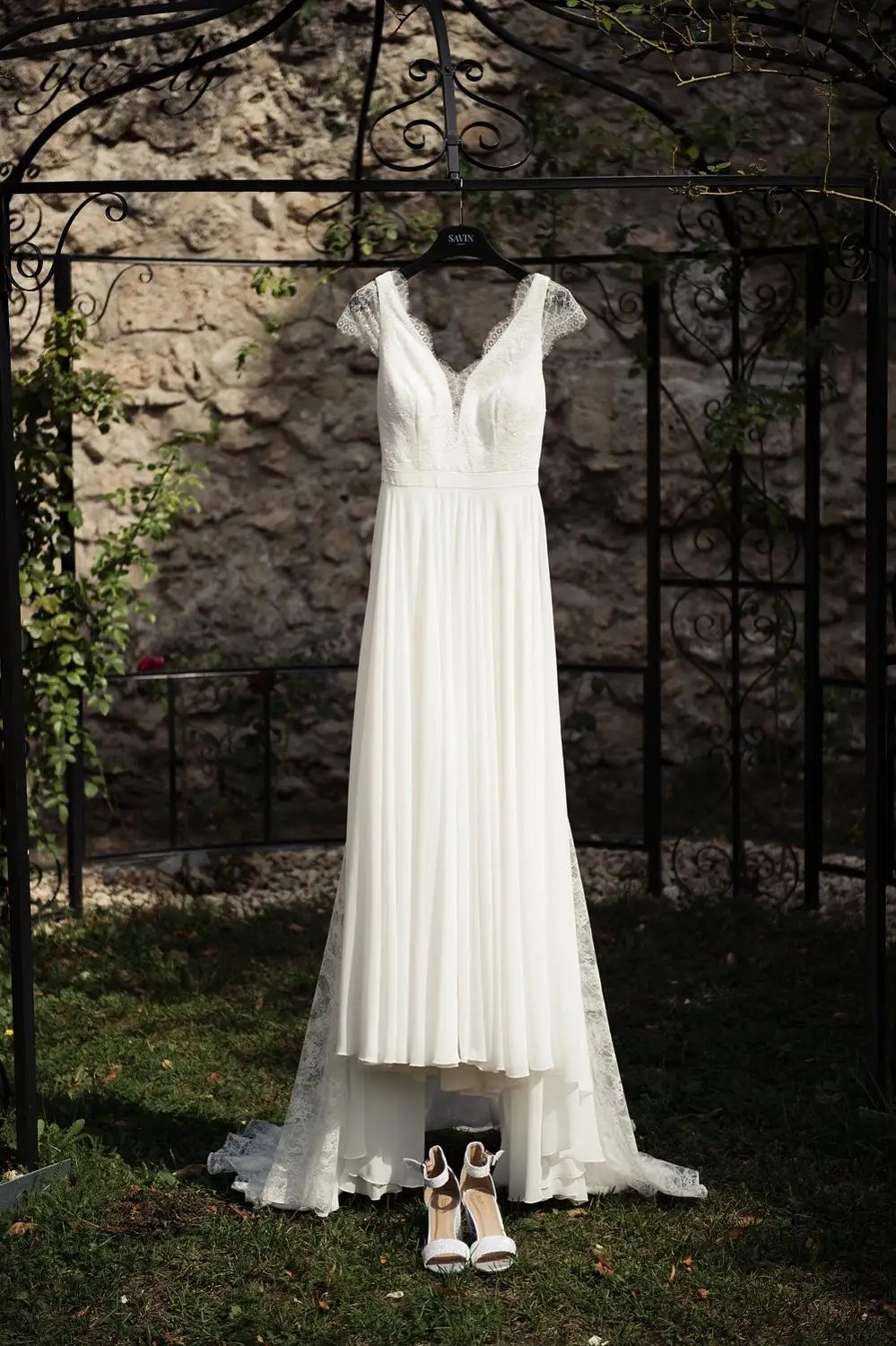 Real Brides Boho Wedding Dress 2019 Simple V-neck Chiffon Lace Beach Wedding Gown Plus Size Backless Bridal Gown Gelinlik RB181
Real Brides Boho Wedding Dress 2019 Simple V-neck Chiffon Lace Beach Wedding Gown Plus Size Backless Bridal Gown Gelinlik RB181
