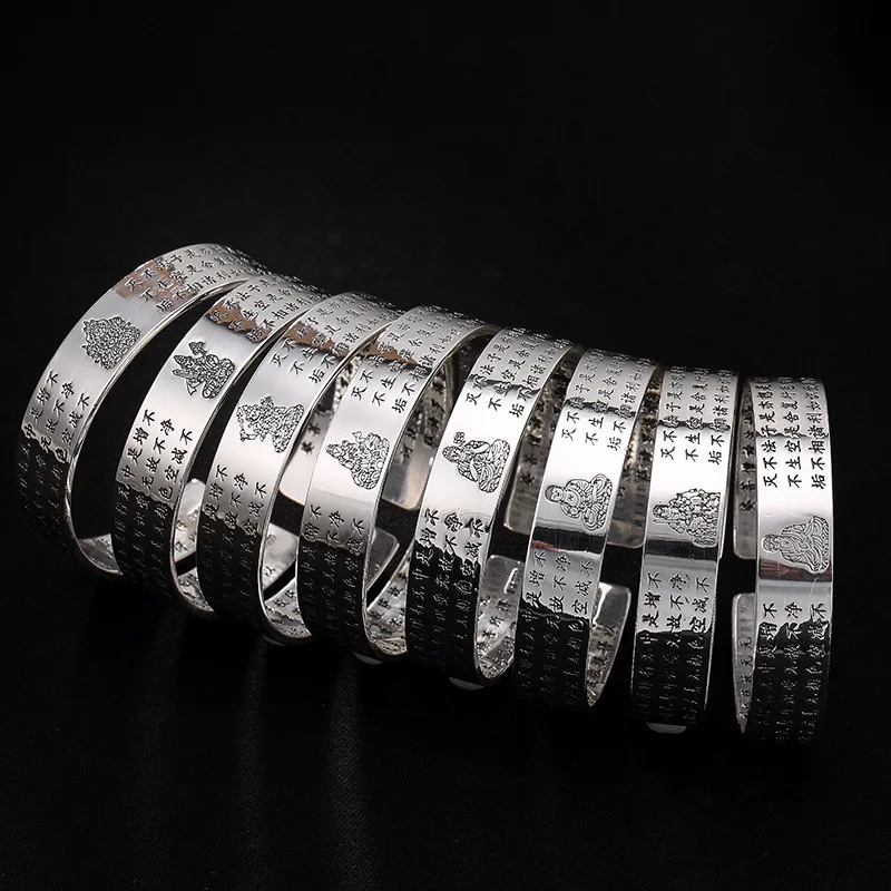 Один олень, серебро, S999, чистое серебро, антикварное, гладкое лицо, сердце и душа.
Один олень, серебро, S999, чистое серебро, антикварное, гладкое лицо, сердце и душа.