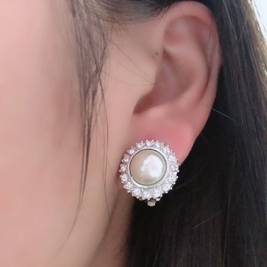 Pearl Earrings Clip Without Piercing No Hole made with Austrian Crystal Trendy Jewelry for Women Wedding Party Bijoux Gift
Pearl Earrings Clip Without Piercing No Hole made with Austrian Crystal Trendy Jewelry for Women Wedding Party Bijoux Gift