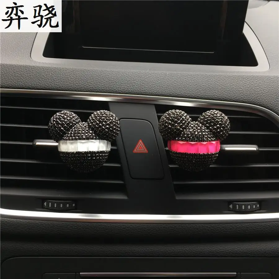 New Rhinestone Air Outlet Perfume Exquisite Car Perfume Mounted Drilling Perfume Air Conditioner Car Air Freshener Styling Clip
New Rhinestone Air Outlet Perfume Exquisite Car Perfume Mounted Drilling Perfume Air Conditioner Car Air Freshener Styling Clip