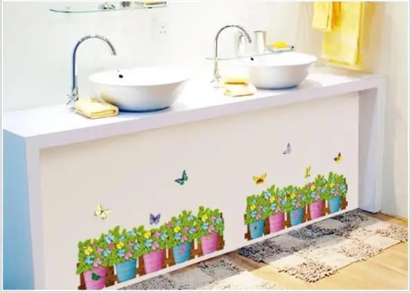 The living room of the bedroom decorate runner flowers and butterflies fence the line that play a base waist line stickers
The living room of the bedroom decorate runner flowers and butterflies fence the line that play a base waist line stickers
